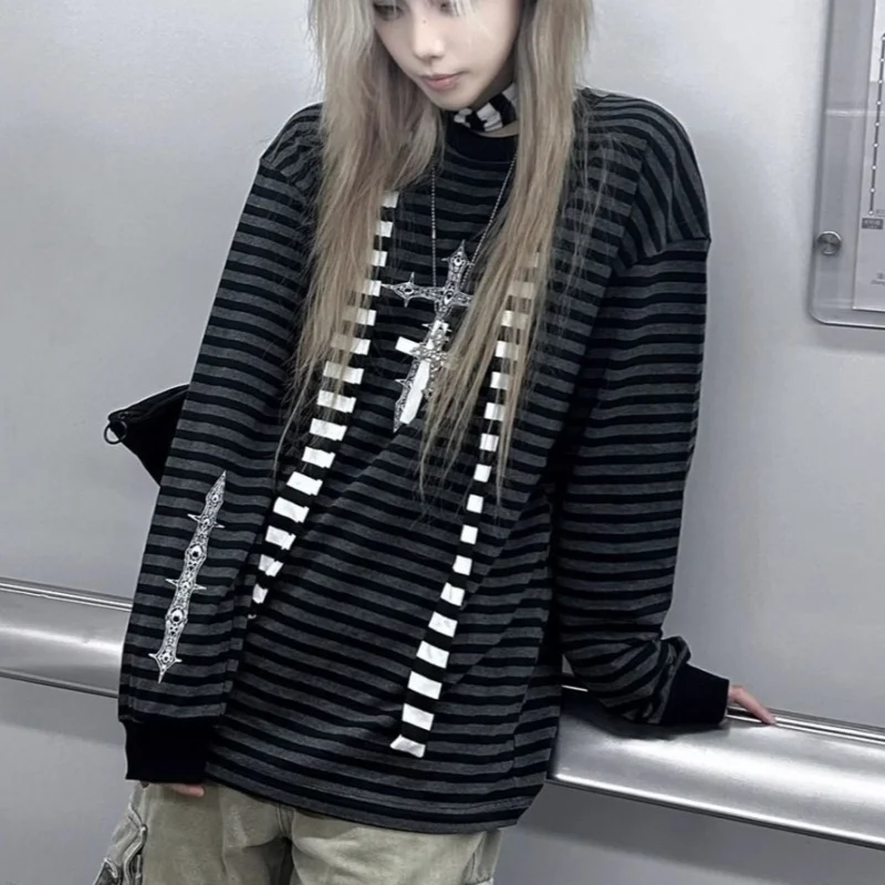 Japanese Subculture T-shirt Long Sleeved Graphic Tops Striped Loose Neutral Street Rock Punk Base Top Men Women Hip Hop Oversize
Japanese Subculture T-shirt Long Sleeved Graphic Tops Striped Loose Neutral Street Rock Punk Base Top Men Women Hip Hop Oversize
