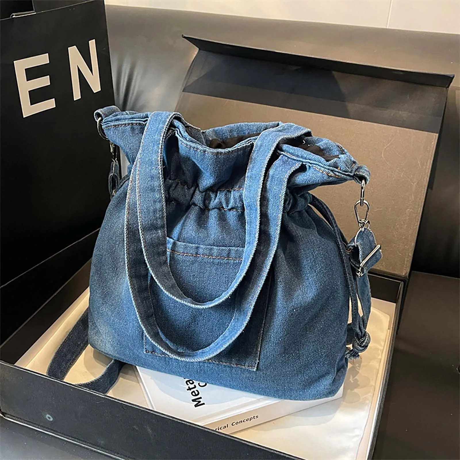 Women'S Artistic Drawstring Bucket Bag Simple And Versatile Oxford Cloth Shoulder Messenger Bag Wear-Resistant And Durable
Women'S Artistic Drawstring Bucket Bag Simple And Versatile Oxford Cloth Shoulder Messenger Bag Wear-Resistant And Durable