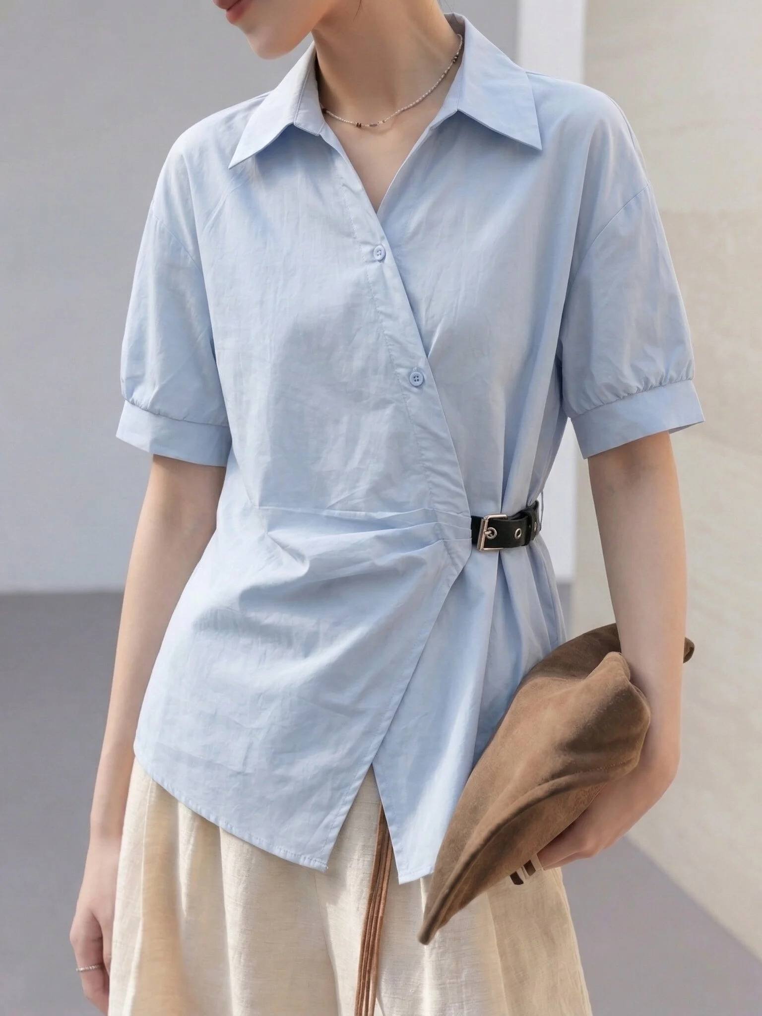 Light Blue V-Neck Short Sleeve Shirt Women's plus Size Spring Summer New Style Loose Fit Casual Office Wear Korean Style
Light Blue V-Neck Short Sleeve Shirt Women's plus Size Spring Summer New Style Loose Fit Casual Office Wear Korean Style