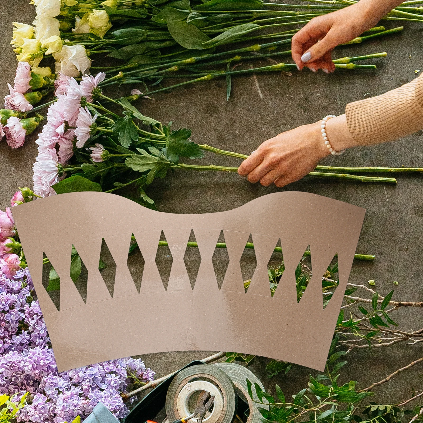 10pcs Heart-shaped Bouquet Shaping Sheets Floral Arrangements Flower Wrapping Accessories Romantic Atmosphere Suitable Occasions
10pcs Heart-shaped Bouquet Shaping Sheets Floral Arrangements Flower Wrapping Accessories Romantic Atmosphere Suitable Occasions