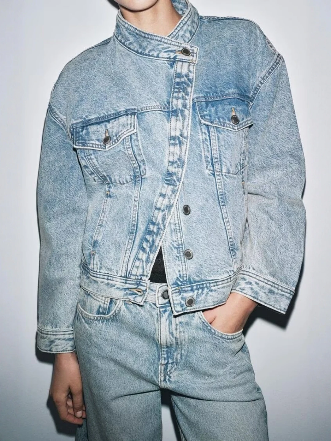 American Retro Motorcycle Boyfriend Style Double Breasted Denim Jacket Outerwear for Women Loose Fit Regular Length
American Retro Motorcycle Boyfriend Style Double Breasted Denim Jacket Outerwear for Women Loose Fit Regular Length