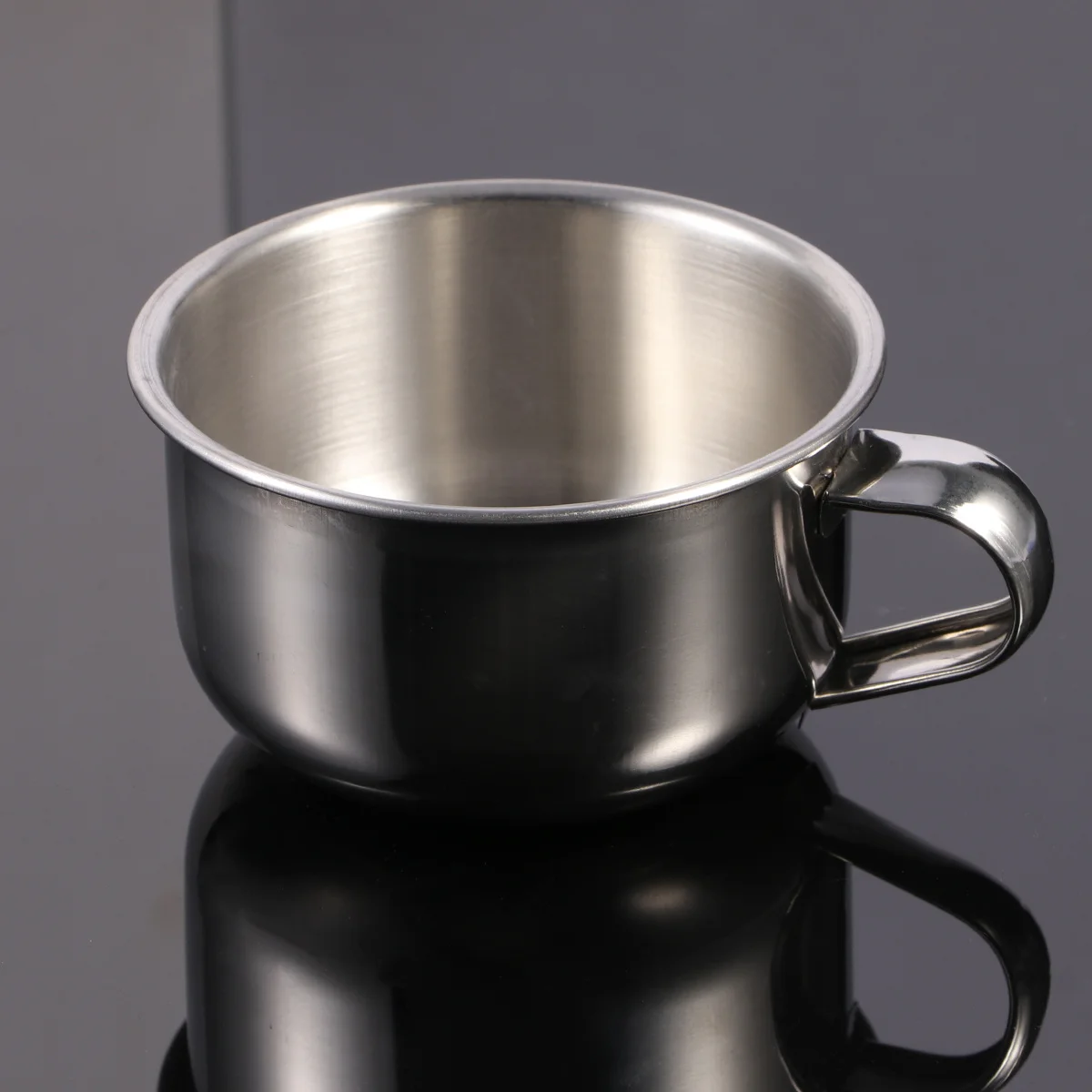 1Pcs Stainless Steel Shaving Bowl Smooth Surface Comfortable Handle Portable Razor Bowl Barber Soap Cup Shaving Cup
1Pcs Stainless Steel Shaving Bowl Smooth Surface Comfortable Handle Portable Razor Bowl Barber Soap Cup Shaving Cup
