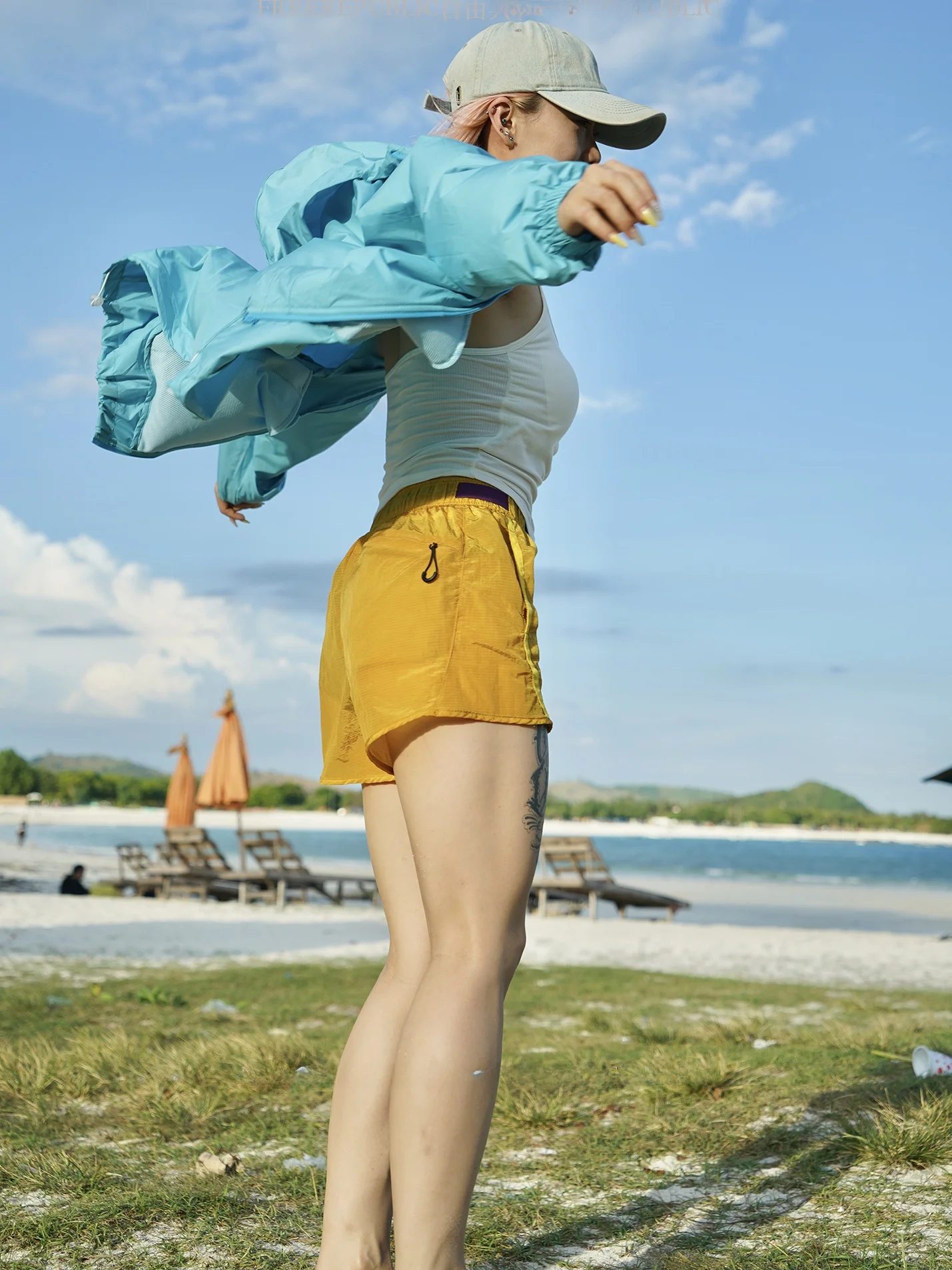 Women's Casual Breathable Five-Quarter Shorts Quick Dry Outdoor Leisure Pants for Hiking And Daily Wear Comfortable Fit
Women's Casual Breathable Five-Quarter Shorts Quick Dry Outdoor Leisure Pants for Hiking And Daily Wear Comfortable Fit