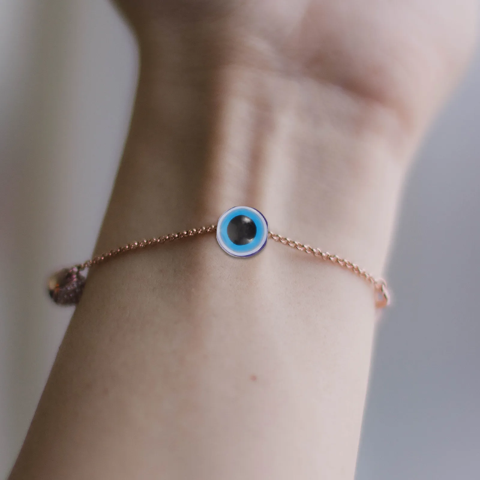 100 шт. бусин из смолы с синими глазами, уникальный стиль, прочные пластиковые бусины для рукоделия, аксессуары для изготовления украшений, декор для дома
100 шт. бусин из смолы с синими глазами, уникальный стиль, прочные пластиковые бусины для рукоделия, аксессуары для изготовления украшений, декор для дома