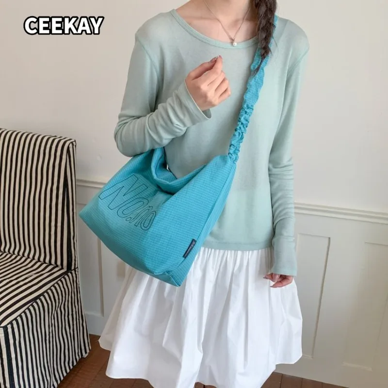 Casual Solid Color Letter Tote Handbag, Large Capacity Shoulder Bag for Errands, Short Travel and Everyday Casual Styling
Casual Solid Color Letter Tote Handbag, Large Capacity Shoulder Bag for Errands, Short Travel and Everyday Casual Styling
