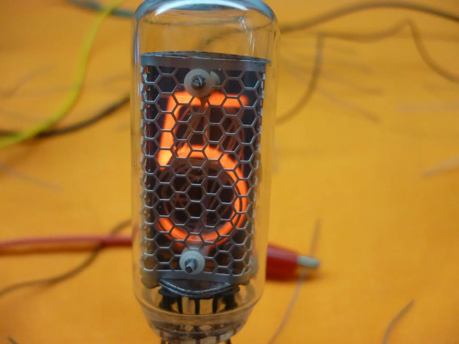 IN8-2 Is Better than in-14 in-12 Glow Tube Brand New Original Box
IN8-2 Is Better than in-14 in-12 Glow Tube Brand New Original Box