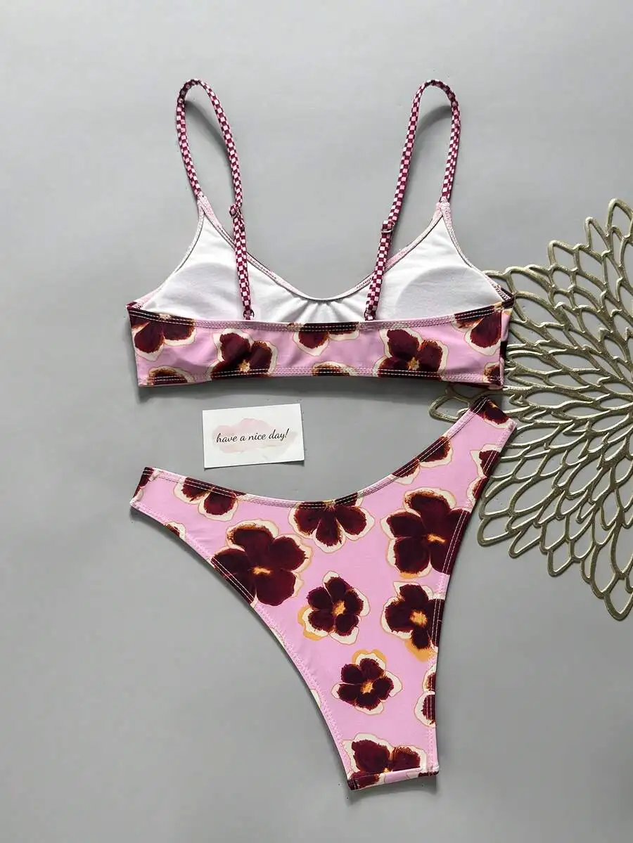 Elegant Floral Print Bikini Set For Beach Vacation Pool Party
Elegant Floral Print Bikini Set For Beach Vacation Pool Party
