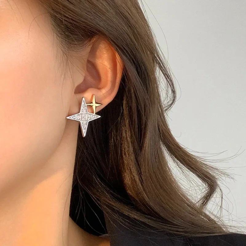 Women's Fashion S925 Star Earrings, Luxury Two-tone Earrings, Hypoallergenic Elegant Jewelry Gift Daily Party Dinner Accessories
Women's Fashion S925 Star Earrings, Luxury Two-tone Earrings, Hypoallergenic Elegant Jewelry Gift Daily Party Dinner Accessories
