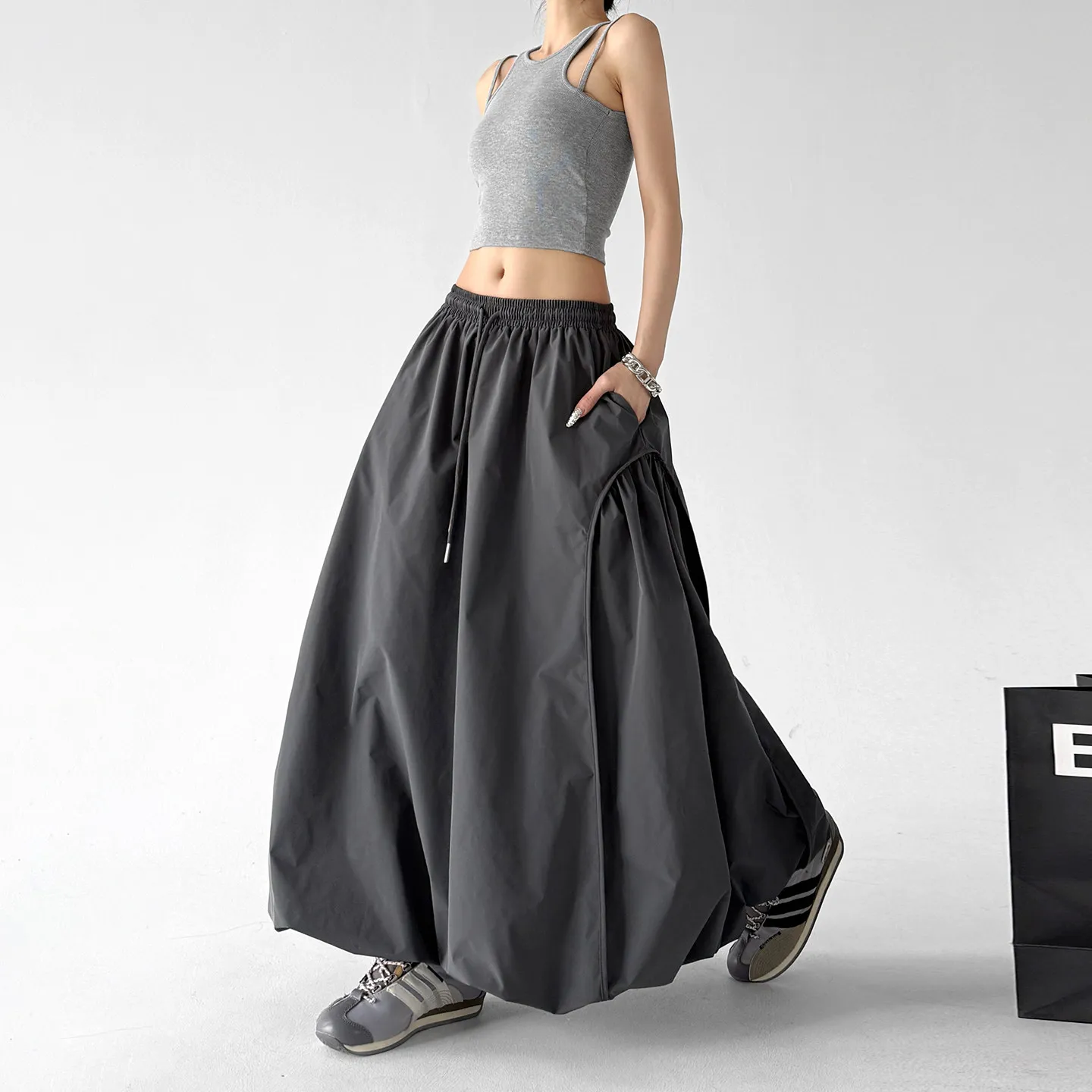 SuperAen Korean Style Fashion Elegant Gray Folds Skirts for Women 2026 Summer New High-waisted A-line Long Skirts
SuperAen Korean Style Fashion Elegant Gray Folds Skirts for Women 2026 Summer New High-waisted A-line Long Skirts