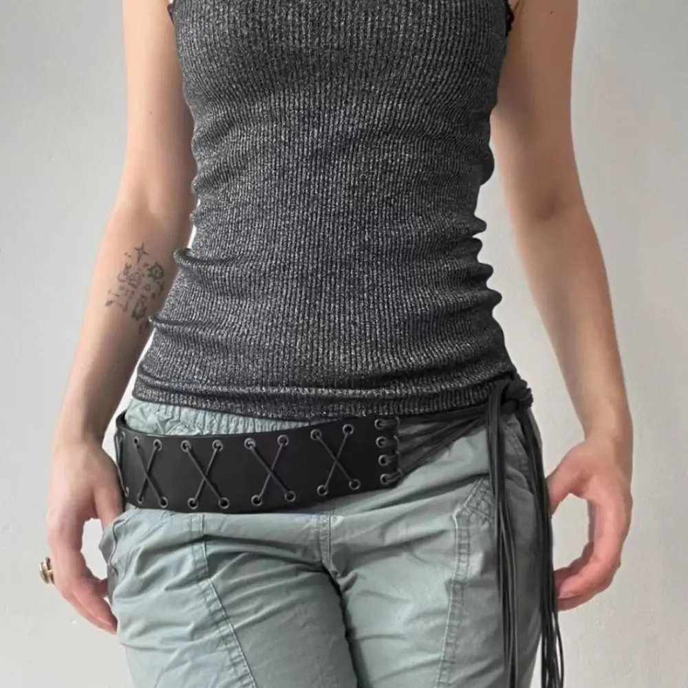 Personalized Retro Punk Belt Wide Side Bindings Tassel Belt Hip Hop Waist Decoration Waistband Women Streetwear
Personalized Retro Punk Belt Wide Side Bindings Tassel Belt Hip Hop Waist Decoration Waistband Women Streetwear