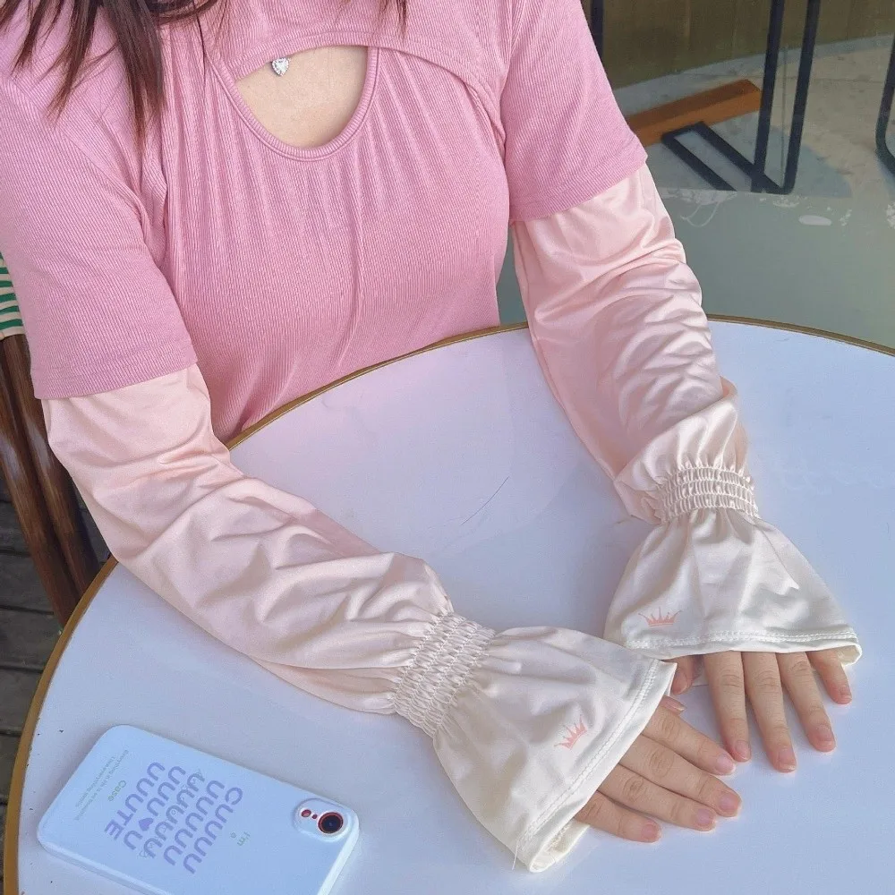 Gradient Color Ice Silk Arm Sleeves Breathable Long Sleeve Arm Sleeves Elastic Loose Fit Fingerless Arm Sleeves for Women Girls
Gradient Color Ice Silk Arm Sleeves Breathable Long Sleeve Arm Sleeves Elastic Loose Fit Fingerless Arm Sleeves for Women Girls