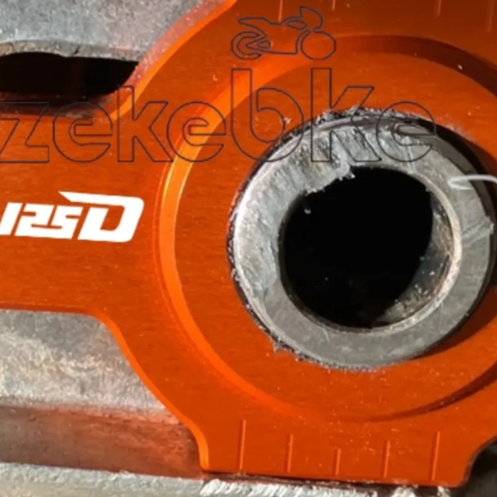 For KTM Duke 125 200 250 390 DUKE 2011-2025 2026 Motorcycle Accessories Rear Axle Blocks Chain Adjuster RC125/200/390 2014-2026
For KTM Duke 125 200 250 390 DUKE 2011-2025 2026 Motorcycle Accessories Rear Axle Blocks Chain Adjuster RC125/200/390 2014-2026
