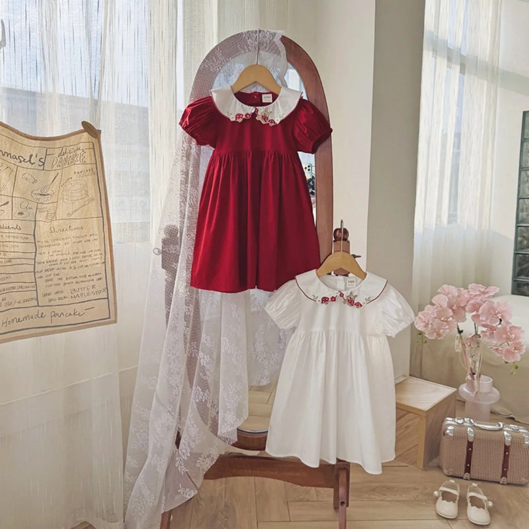 HOT Summer 2026 Cartoon Strawberry Embroidered Doll Collar Girls Dress Sweet Children's Princess Skirt Short Sleeve Baby Dress
HOT Summer 2026 Cartoon Strawberry Embroidered Doll Collar Girls Dress Sweet Children's Princess Skirt Short Sleeve Baby Dress