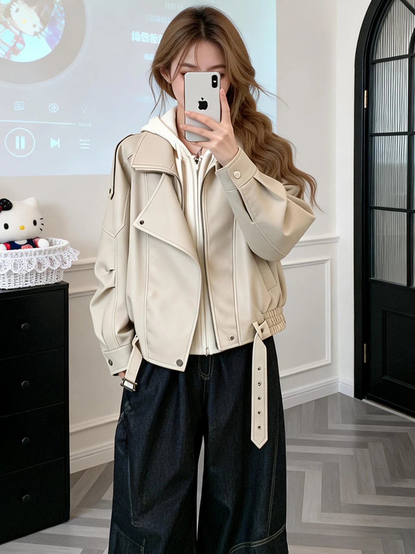 Classic Retro Design Casual Short Leather Jacket Women's Fashionable Spring Autumn Stylish Personality Short Leather Coat
Classic Retro Design Casual Short Leather Jacket Women's Fashionable Spring Autumn Stylish Personality Short Leather Coat