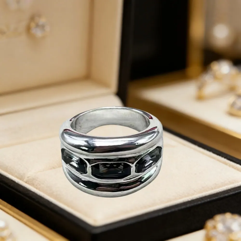 2026 Summer Mature Brilliant Grey Crystal Geometric Ring Jewelry Accessories Banquet Gift
2026 Summer Mature Brilliant Grey Crystal Geometric Ring Jewelry Accessories Banquet Gift