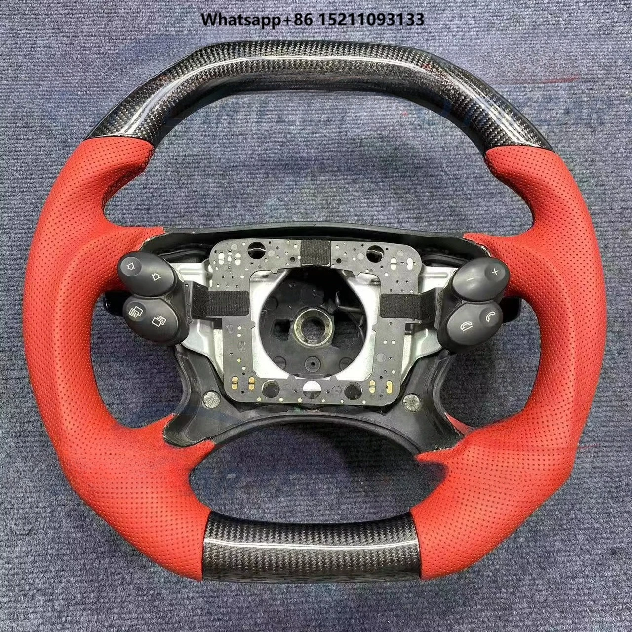 Carbon Fiber Steering Wheel for W219
Carbon Fiber Steering Wheel for W219
