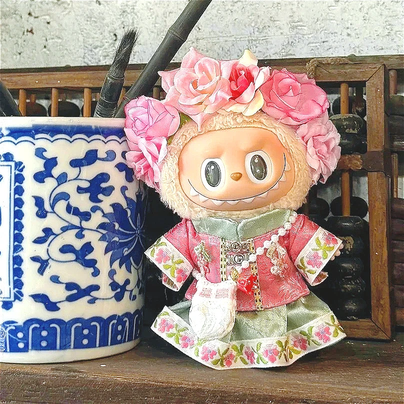 Labubu 3.0 Outfit Chinese Qipao Hairpin Flower Dress Summer Countryside Princess Doll Clothes for V1/V2/V3 Labubu
Labubu 3.0 Outfit Chinese Qipao Hairpin Flower Dress Summer Countryside Princess Doll Clothes for V1/V2/V3 Labubu