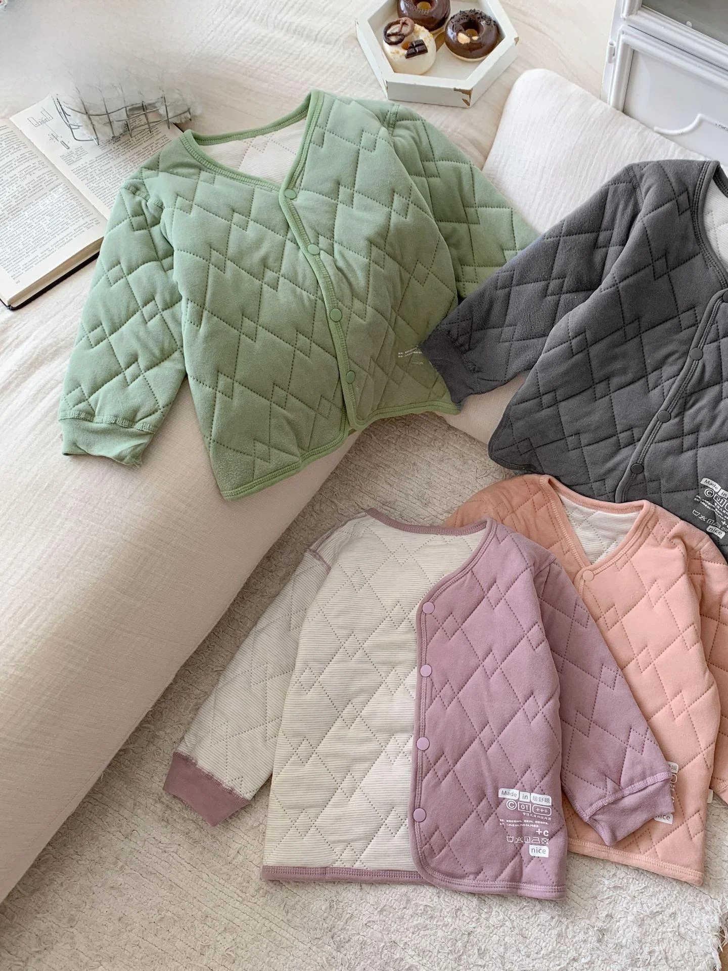 Thiened Wool Children's Winter Base irt Comfortable Cotton Coat ex Baby Innerwear Soft Long Sve round Ne Pullover
Thiened Wool Children's Winter Base irt Comfortable Cotton Coat ex Baby Innerwear Soft Long Sve round Ne Pullover