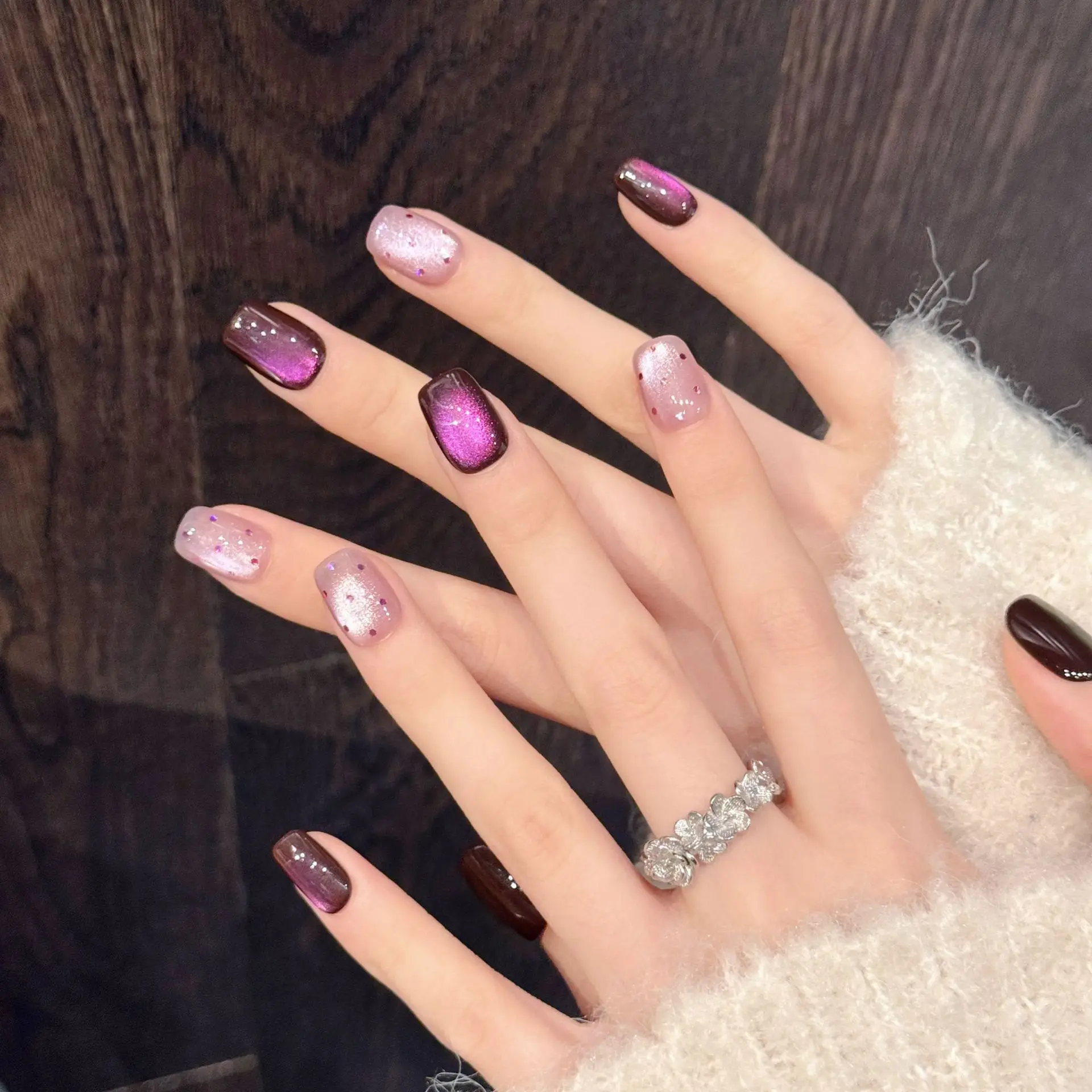 10 шт. глянцевые фиолетовые накладные ногти «кошачий глаз» с полным однотонным волнистым дизайном, накладные ногти ручной работы с квадратной головкой, накладные ногти
10 шт. глянцевые фиолетовые накладные ногти «кошачий глаз» с полным однотонным волнистым дизайном, накладные ногти ручной работы с квадратной головкой, накладные ногти