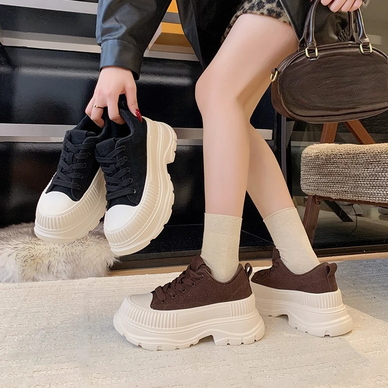 New Classic Women's Thick Bottom Sneakers Fashion Versatile Casual Shoes Outdoor Height Increasing Sports Running Shoes
New Classic Women's Thick Bottom Sneakers Fashion Versatile Casual Shoes Outdoor Height Increasing Sports Running Shoes