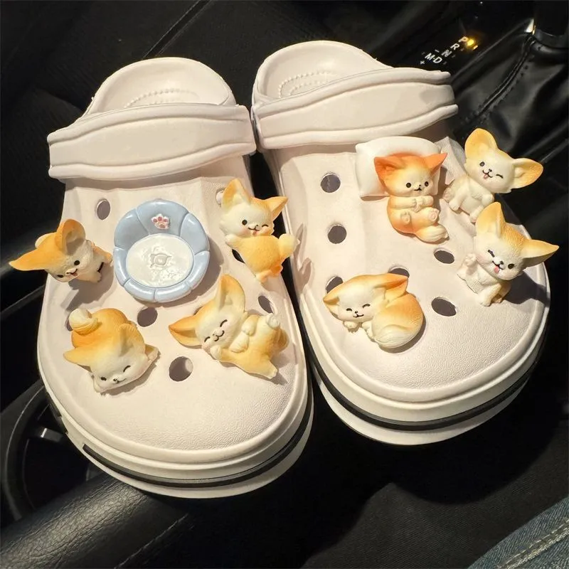 Интересный дизайн с животными, подвески для обуви с отверстиями, украшения, милые мультяшные туфли с ушками лисы, пряжка, сделай сам, аксессуары для обуви с 3D отверстиями
Интересный дизайн с животными, подвески для обуви с отверстиями, украшения, милые мультяшные туфли с ушками лисы, пряжка, сделай сам, аксессуары для обуви с 3D отверстиями