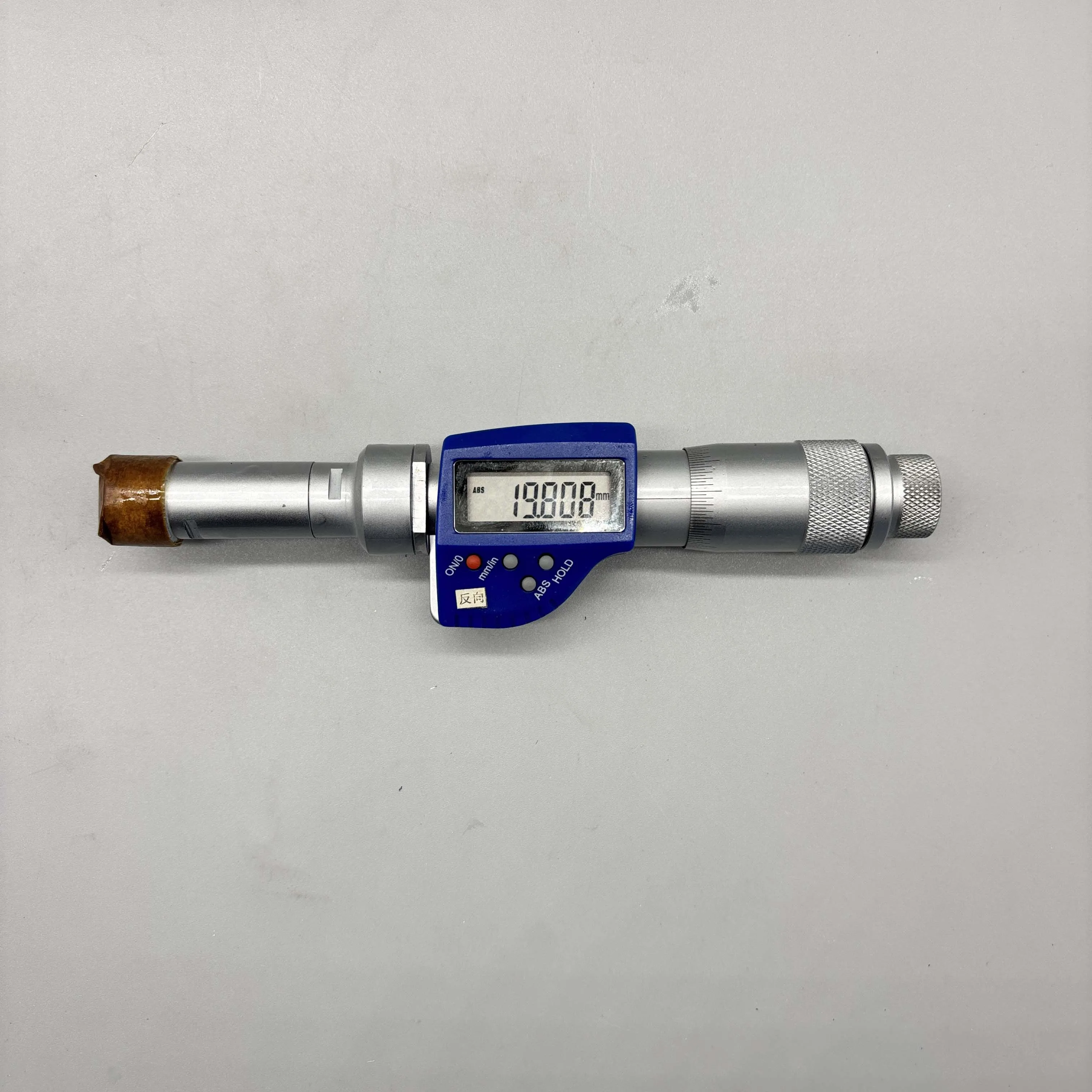 Цифровой микрометр с разрешением 20-25 мм и точностью 0,001, с внутренним трехточечным регулирующим кольцом для точного измерения
Цифровой микрометр с разрешением 20-25 мм и точностью 0,001, с внутренним трехточечным регулирующим кольцом для точного измерения