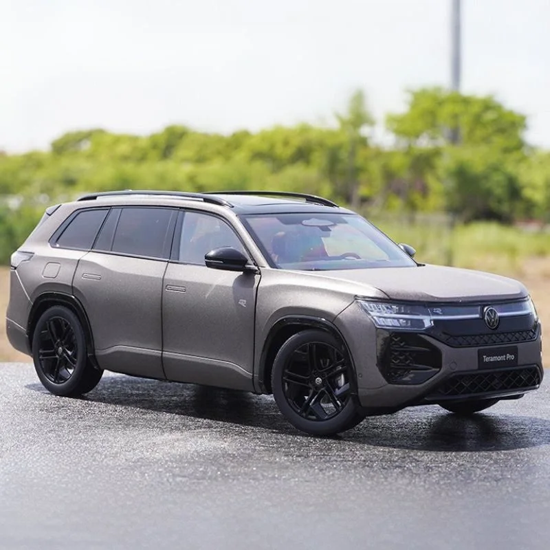 1:18 VW Teramont Pro SUV Alloy Car Model Diecast Metal Off-road Vehicle Car Model Simulation Collection Kids Toy Gift Decoration
1:18 VW Teramont Pro SUV Alloy Car Model Diecast Metal Off-road Vehicle Car Model Simulation Collection Kids Toy Gift Decoration