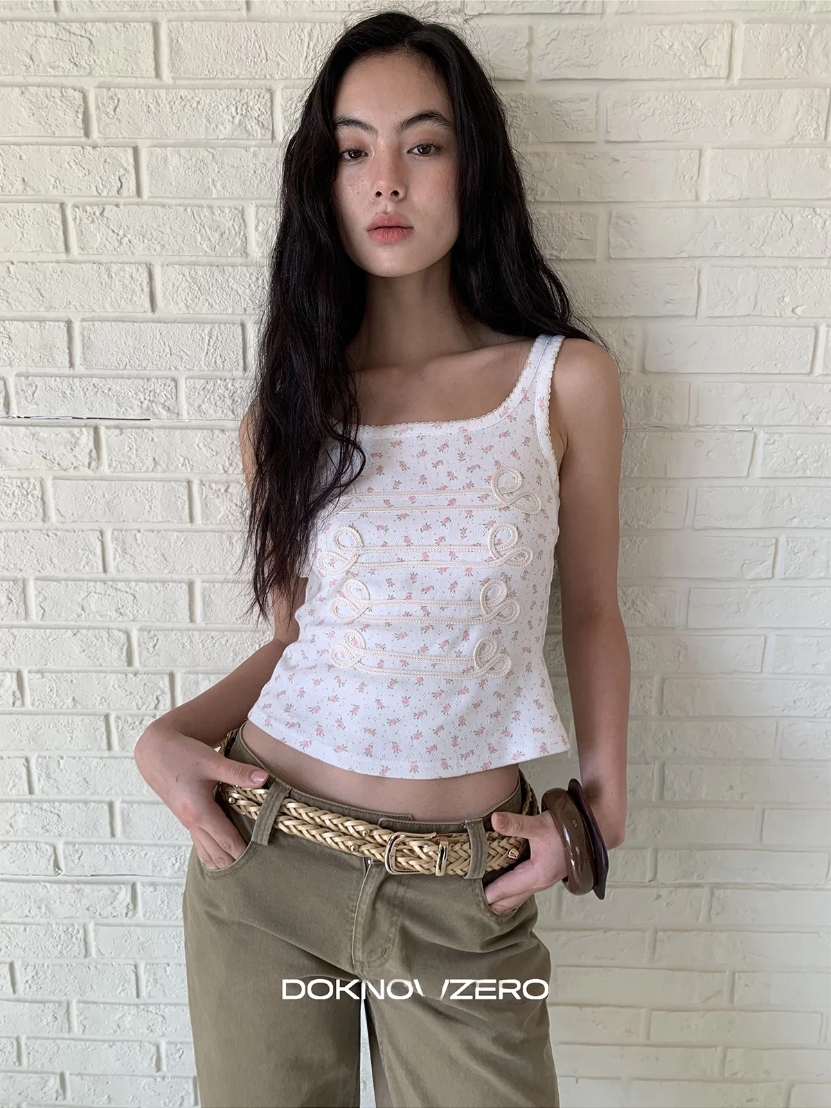 Napoleon Style Floral Vest Women's Square Collar Slim Fit Woven Rope Knot Sleeveless Top Cotton Short Length Floral Pattern
Napoleon Style Floral Vest Women's Square Collar Slim Fit Woven Rope Knot Sleeveless Top Cotton Short Length Floral Pattern