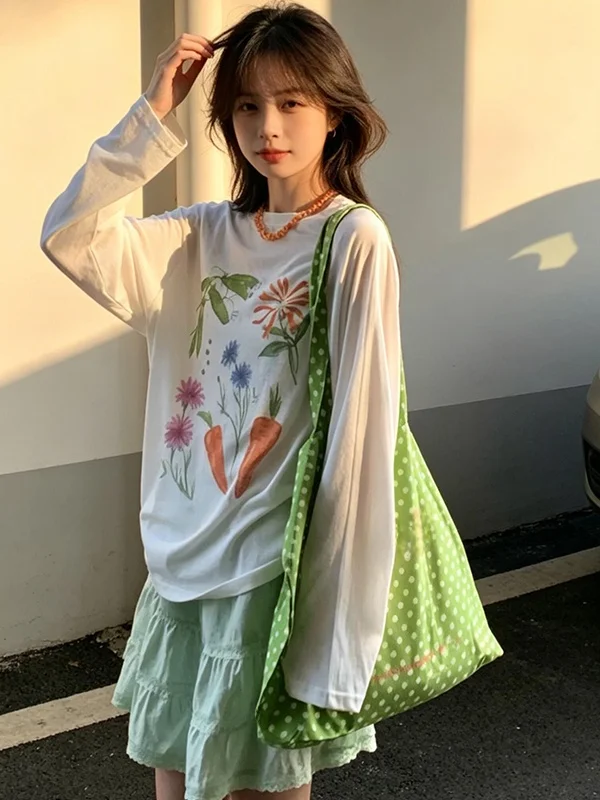 Sweet Japanese Style Long Sleeve Snowflake Cotton T-Shirt Women Summer Loose Lazy Style Large Size Sun Protection Cover up Top
Sweet Japanese Style Long Sleeve Snowflake Cotton T-Shirt Women Summer Loose Lazy Style Large Size Sun Protection Cover up Top