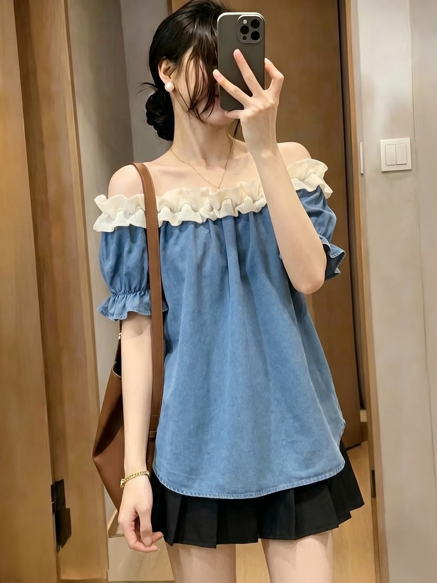 Off-Shoulder Short-Sleeve Denim Shirt Women's Summer 2026 plus Size Beautiful Earlet Top Korean Style Loose Fit Bubble S...
Off-Shoulder Short-Sleeve Denim Shirt Women's Summer 2026 plus Size Beautiful Earlet Top Korean Style Loose Fit Bubble S...