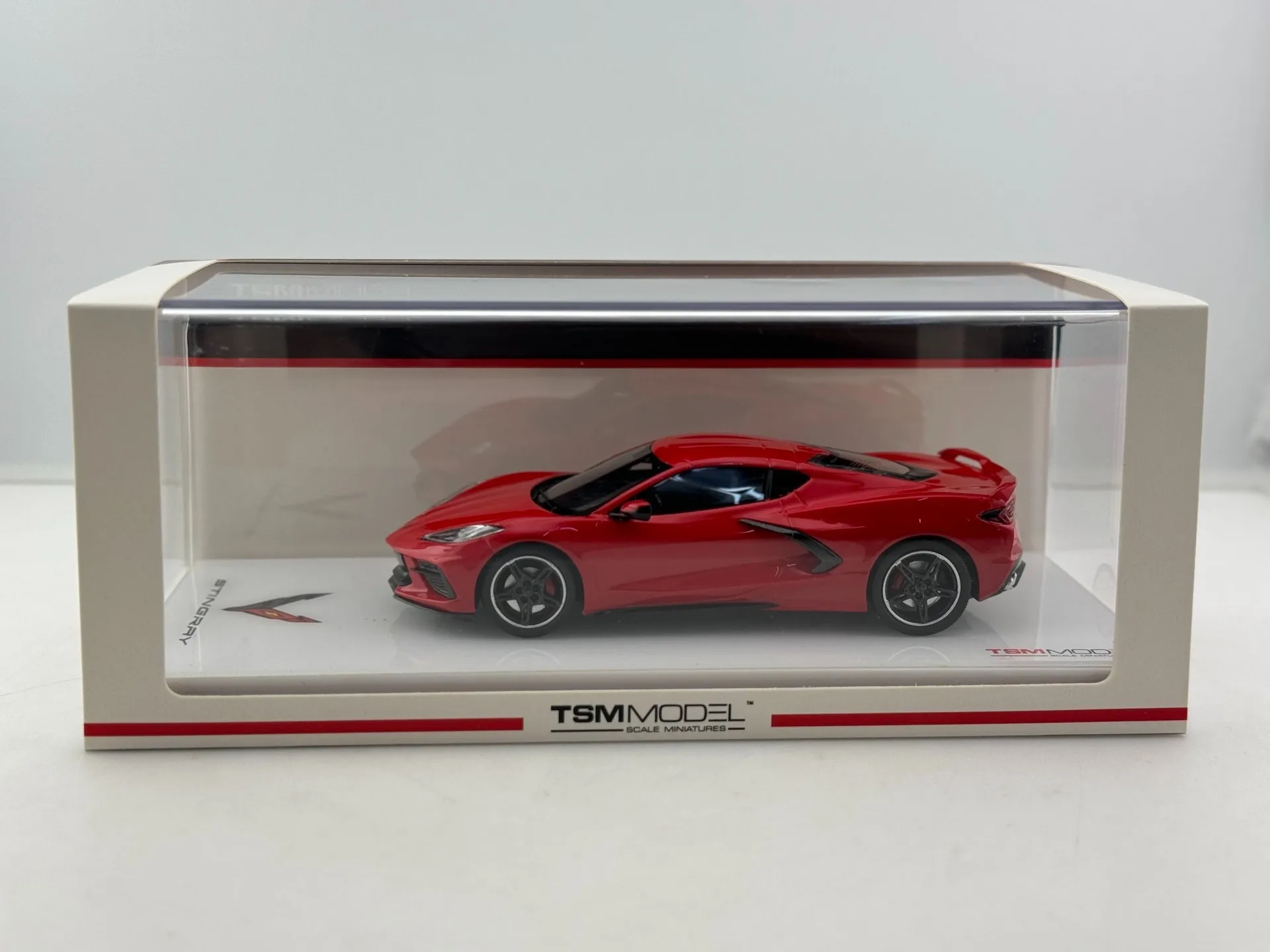 Литой под давлением TSM масштаб 1/43 Chevrolet Corvette 2020, спортивный автомобиль Stingray, модель автомобиля из смолы, Коллекционная игрушка, подарок, сувенирный дисплей
Литой под давлением TSM масштаб 1/43 Chevrolet Corvette 2020, спортивный автомобиль Stingray, модель автомобиля из смолы, Коллекционная игрушка, подарок, сувенирный дисплей