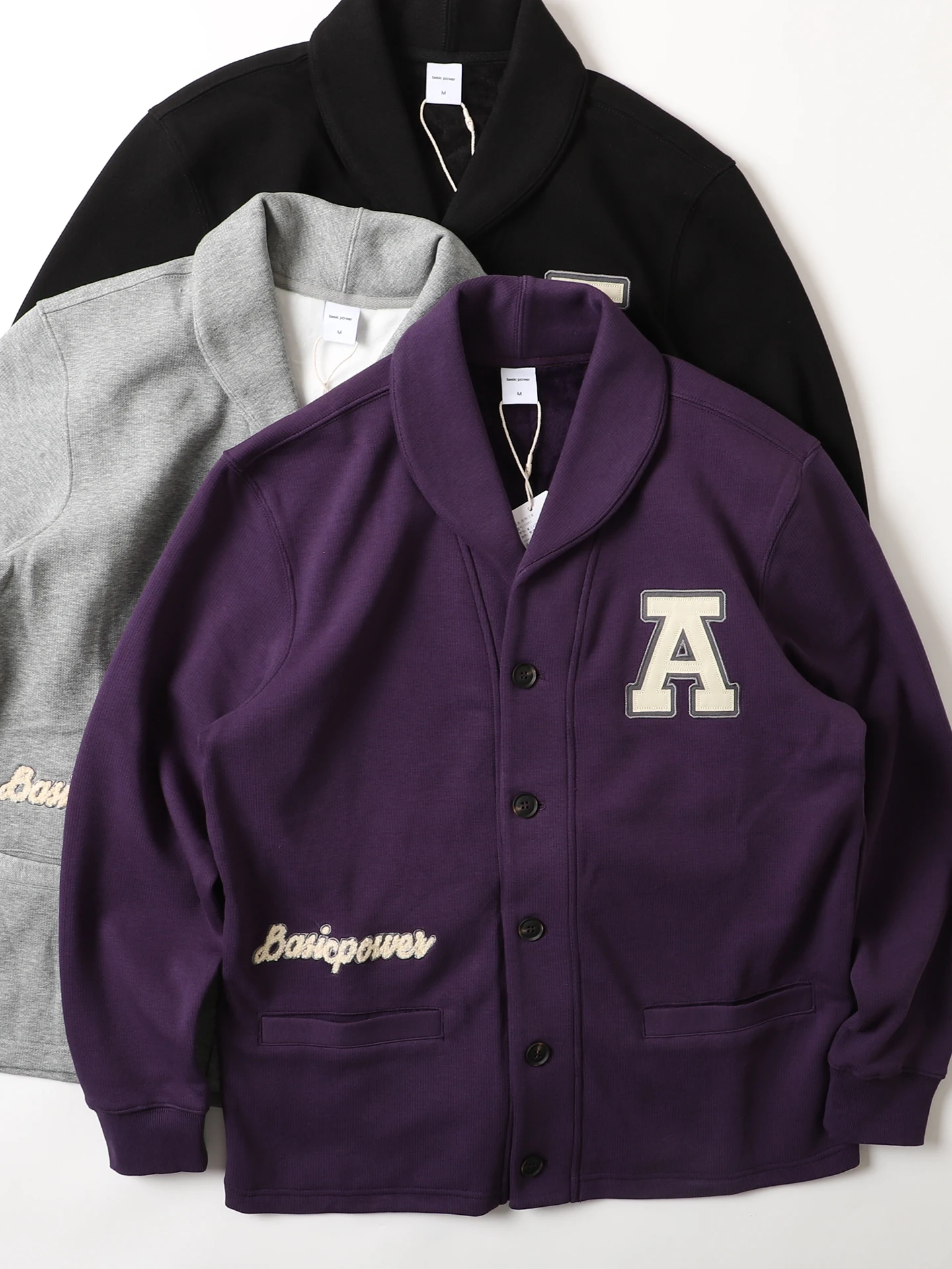 Теплая мужская повседневная куртка-худи американского стиля цвета хаки с флисовой подкладкой, V-образным вырезом, длинными рукавами и воротником-стойкой
Теплая мужская повседневная куртка-худи американского стиля цвета хаки с флисовой подкладкой, V-образным вырезом, длинными рукавами и воротником-стойкой