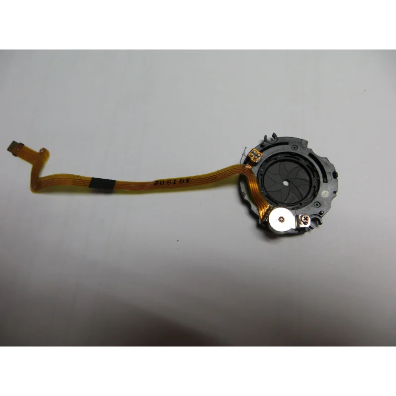 Original disassembly for Canon 18-135 STM original aperture group and cable tape inspection and repair parts
Original disassembly for Canon 18-135 STM original aperture group and cable tape inspection and repair parts