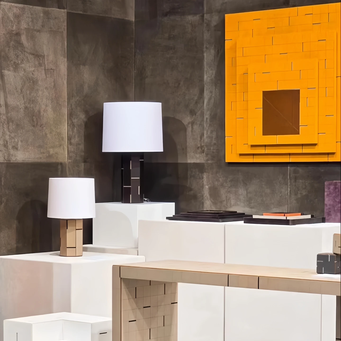 Современная персонализированная креативная настольная лампа в форме многоугольника для гостиной, столовой, кабинета, демонстрационной комнаты, спальни, настольная лампа на заказ.
Современная персонализированная креативная настольная лампа в форме многоугольника для гостиной, столовой, кабинета, демонстрационной комнаты, спальни, настольная лампа на заказ.