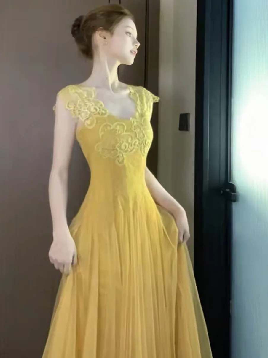 Yellow Lace Mesh Dress Women's Elegant Waist-Cinching Long Dress plus Size French Style High Waist A-Line Skirt V-Neck Dress
Yellow Lace Mesh Dress Women's Elegant Waist-Cinching Long Dress plus Size French Style High Waist A-Line Skirt V-Neck Dress