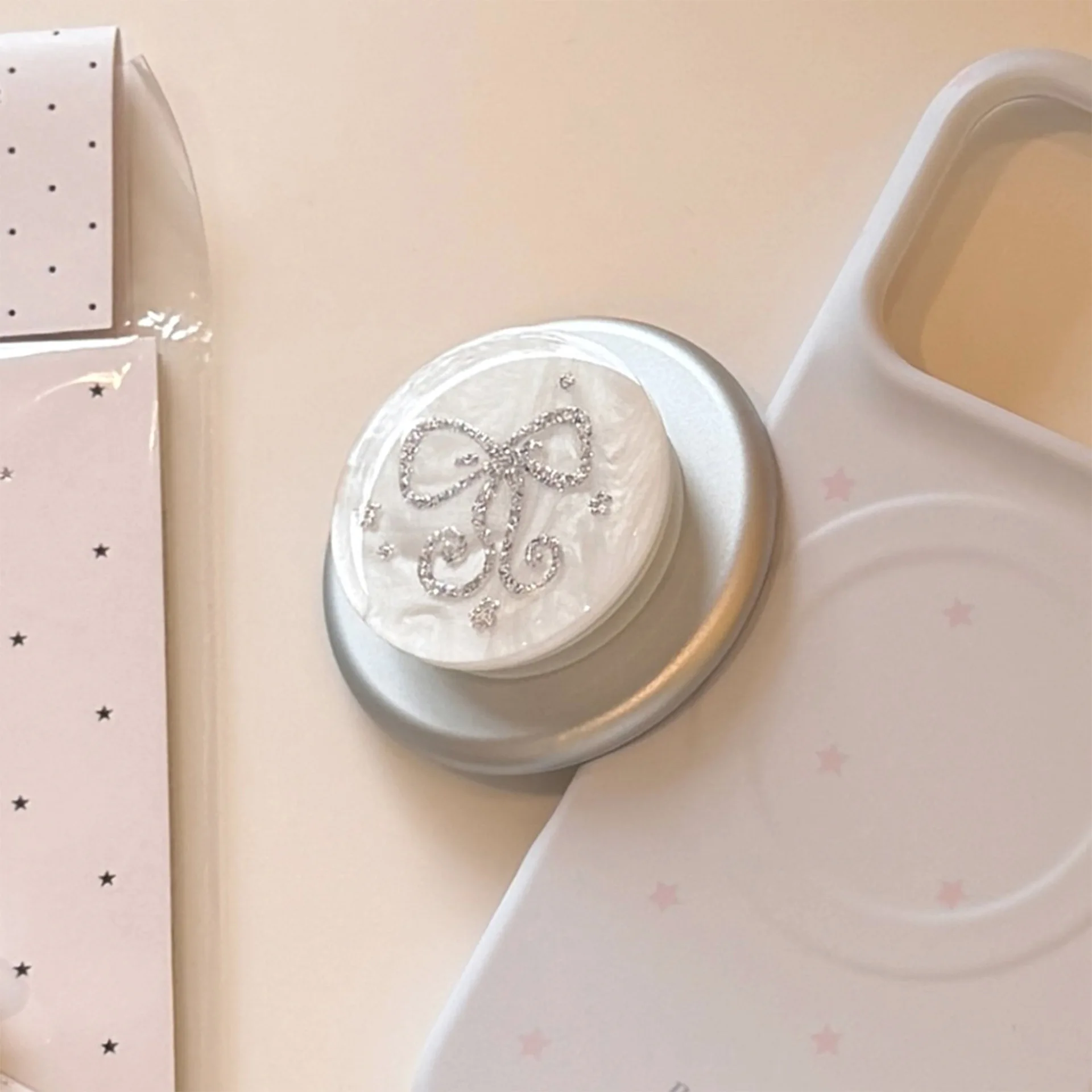 Cute Bow Phone Grip Stand Luxury Folding Airbag Stand Bracket Holder Hand Support Finger Socket Trendy Cell Decor Accessories
Cute Bow Phone Grip Stand Luxury Folding Airbag Stand Bracket Holder Hand Support Finger Socket Trendy Cell Decor Accessories