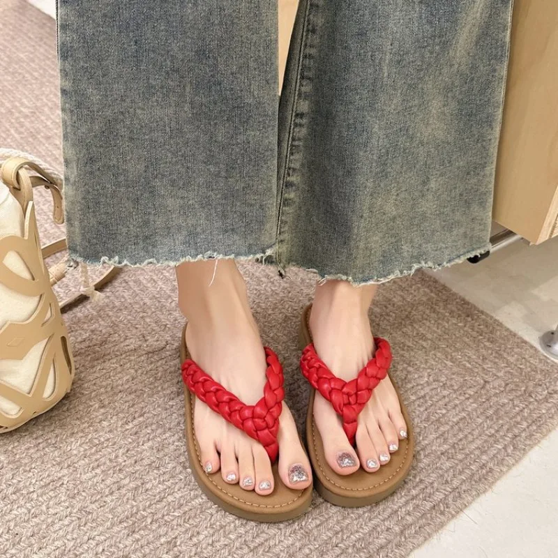 Summer Outdoor Casual Flip Flops Fashion Round Toe Sewing Women Slippers Novelty Pull on Flat Slides Shoes Solid Color Slippers
Summer Outdoor Casual Flip Flops Fashion Round Toe Sewing Women Slippers Novelty Pull on Flat Slides Shoes Solid Color Slippers