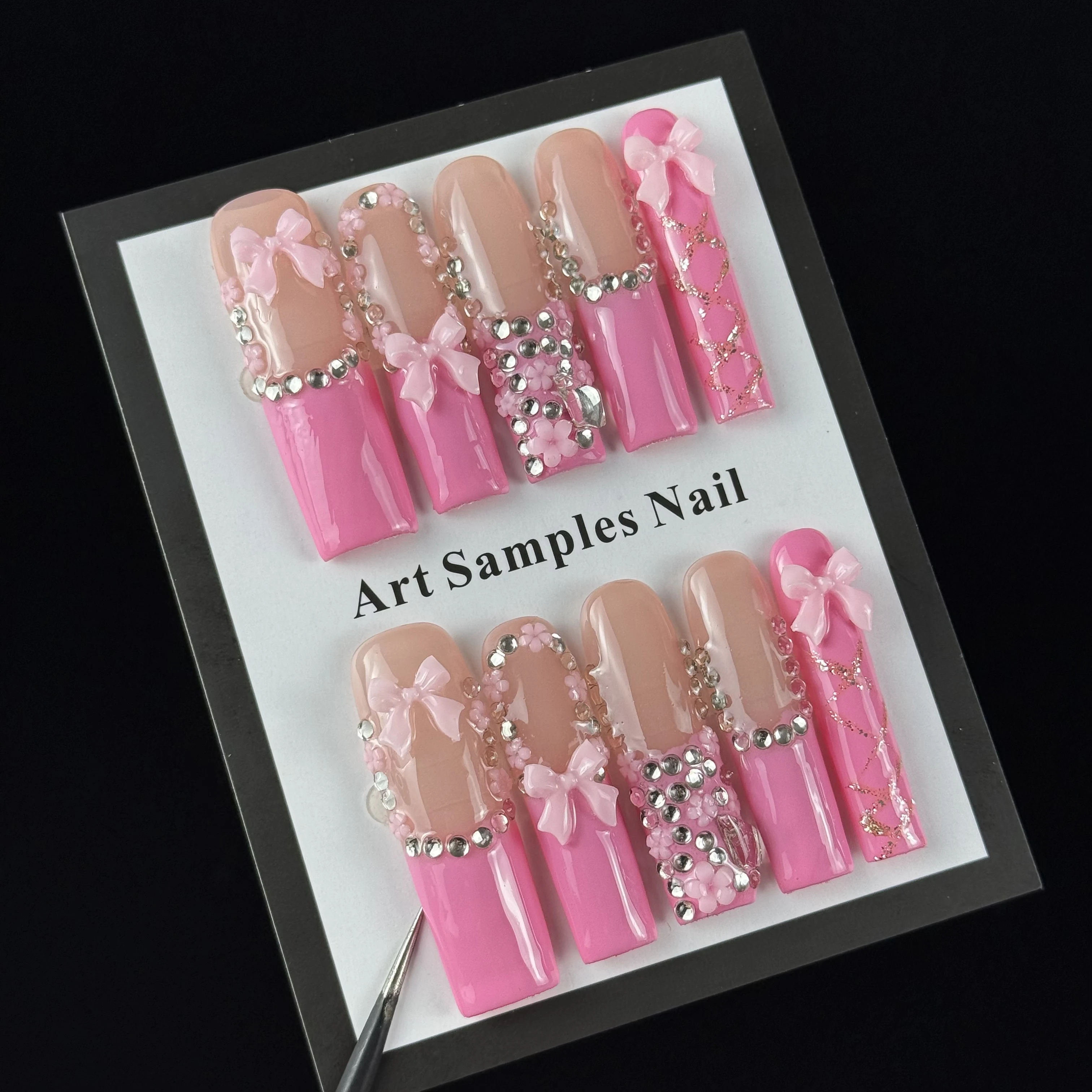 10pcs high-end Pink girl style, hand-painted three-dimensional engraved patterns, bow, dazzling cluster of diamond handmade fake
10pcs high-end Pink girl style, hand-painted three-dimensional engraved patterns, bow, dazzling cluster of diamond handmade fake