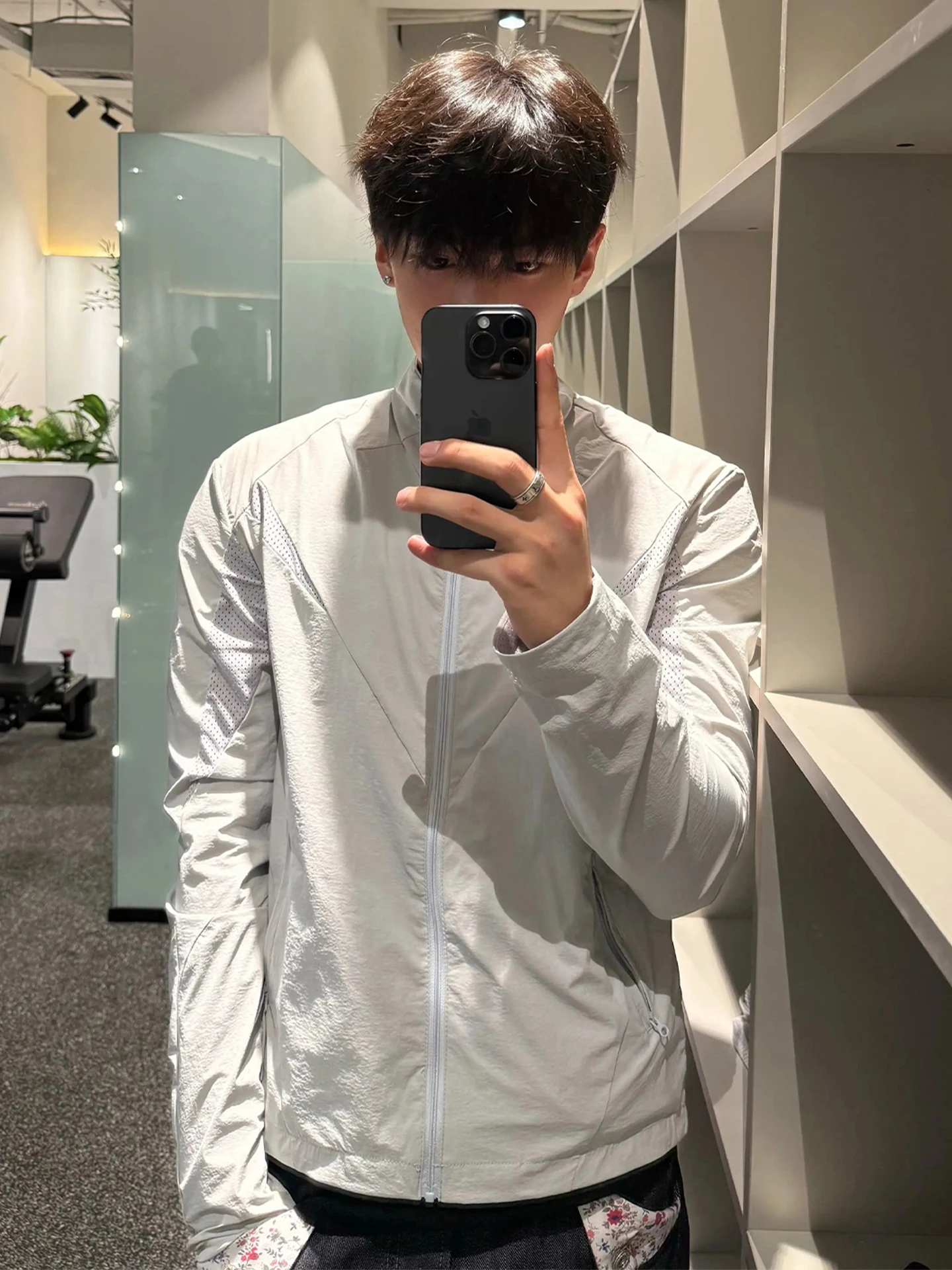 Light Grey Mesh Splice Breathable Quick Dry Ice Silk Men's Summer Outdoor Sports Jacket Cycling Suit Outerwear
Light Grey Mesh Splice Breathable Quick Dry Ice Silk Men's Summer Outdoor Sports Jacket Cycling Suit Outerwear
