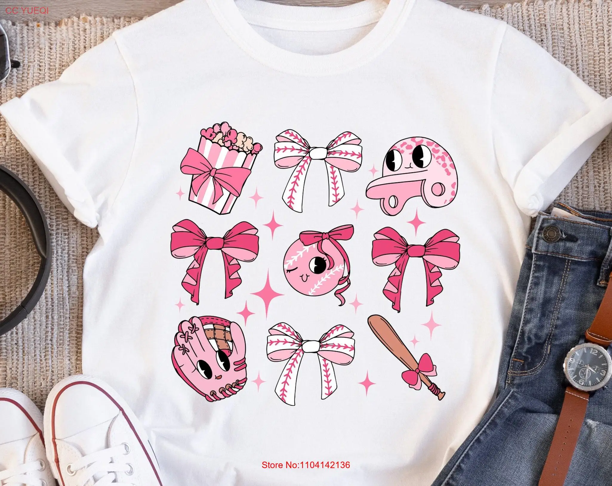 Бейсбольная футболка с бантом для мамы, мягкая спортивная футболка для фанатов для девочек, день спортивной мамы с длинными или короткими рукавами
Бейсбольная футболка с бантом для мамы, мягкая спортивная футболка для фанатов для девочек, день спортивной мамы с длинными или короткими рукавами