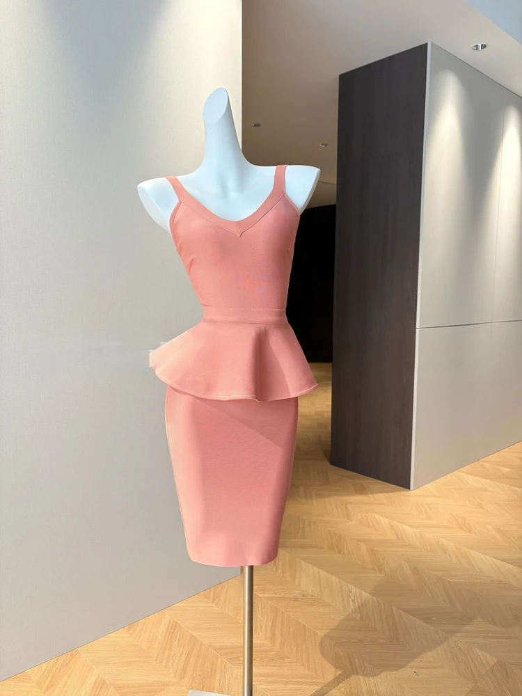 Elegant High Waist V-Neck Strapless White Slimming Skirt Birthday Party Polyester Spandex Gown No Sleeve mid Length
Elegant High Waist V-Neck Strapless White Slimming Skirt Birthday Party Polyester Spandex Gown No Sleeve mid Length