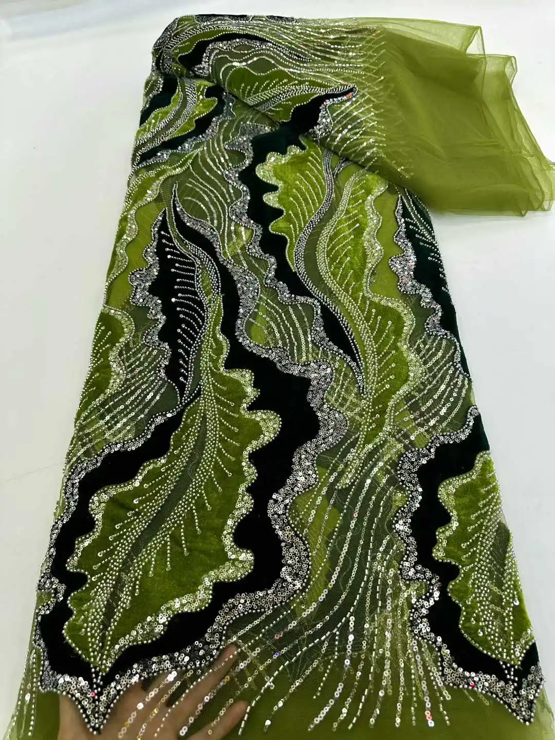 Nigerian Luxury Sequins Velvet Lace Fabric 2026 High Quality Beads African Lace for Women Wedding Party Dresses French Style
Nigerian Luxury Sequins Velvet Lace Fabric 2026 High Quality Beads African Lace for Women Wedding Party Dresses French Style