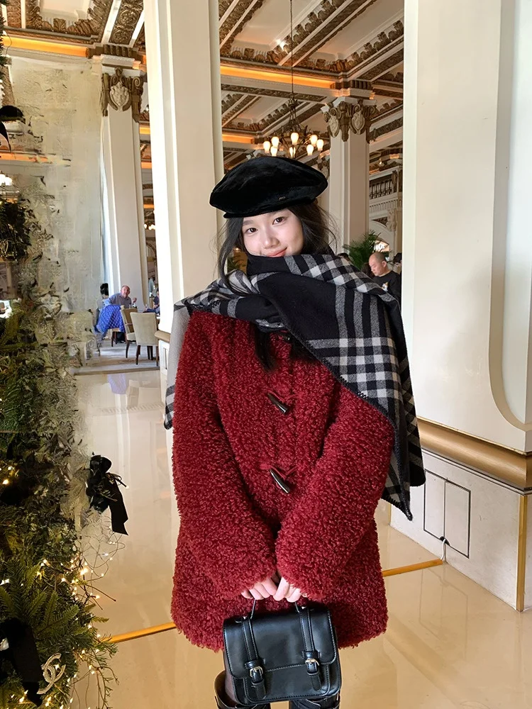 YOKLASS Red Lamb бархатное пальто женское зимнее Thiened Fce топ на пуговицах корейская верхняя одежда Long Sve
YOKLASS Red Lamb бархатное пальто женское зимнее Thiened Fce топ на пуговицах корейская верхняя одежда Long Sve