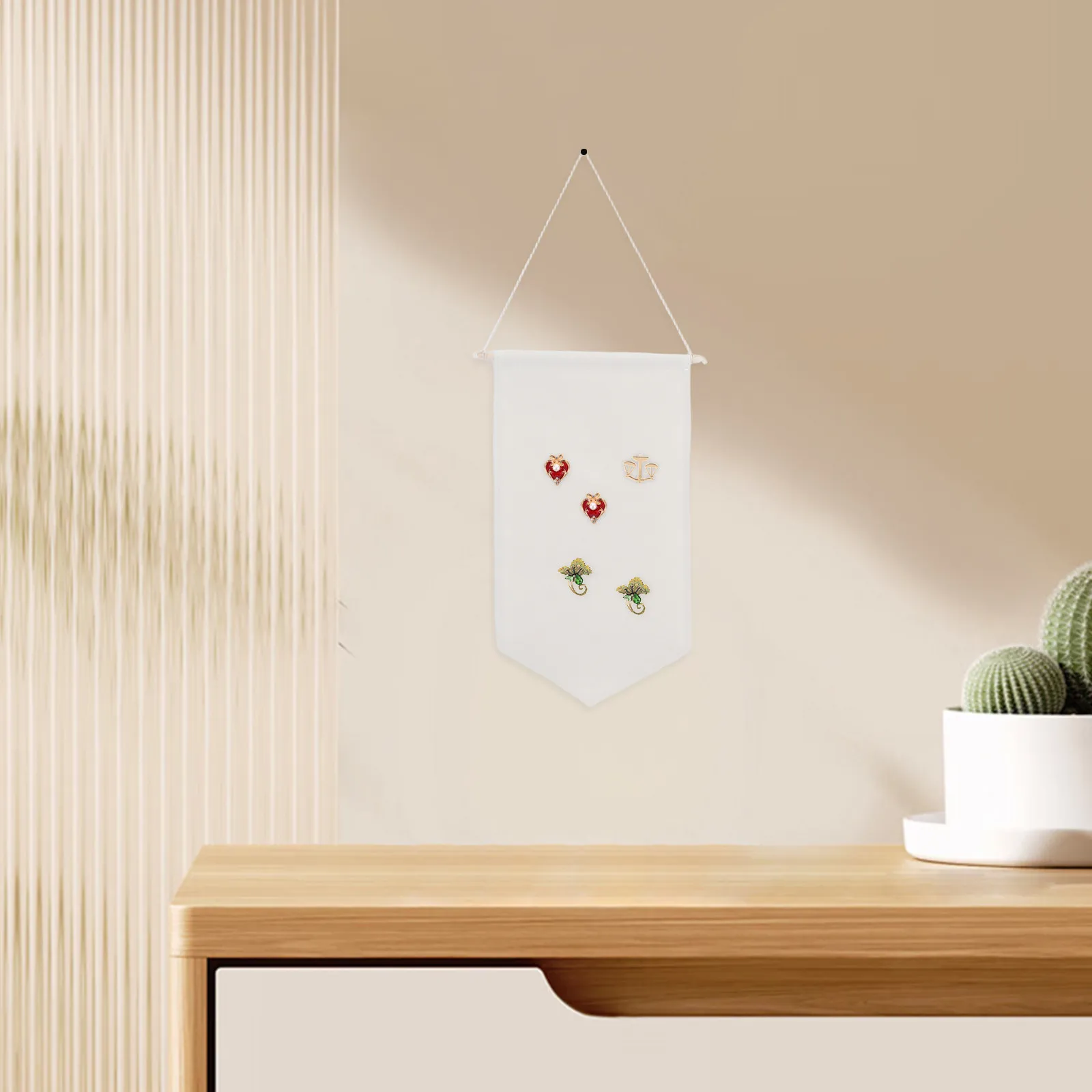 Набор из 2 настенных держателей для значков и брошей, 19,7x11,8 дюймов, для эмалевых значков, медалей, пуговиц, подвесок
Набор из 2 настенных держателей для значков и брошей, 19,7x11,8 дюймов, для эмалевых значков, медалей, пуговиц, подвесок