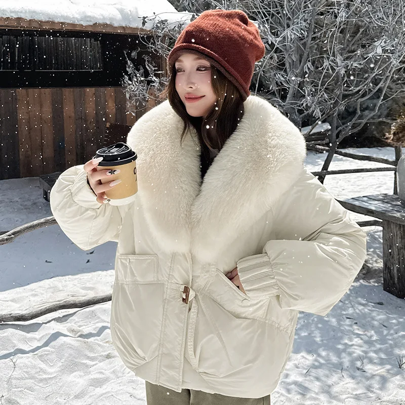 Winter Large Fur Collar Warm Puffer Jacket Women's Parkas Long Sleeves Windproof Cold-Resistant Outerwear Design Trend Jacket
Winter Large Fur Collar Warm Puffer Jacket Women's Parkas Long Sleeves Windproof Cold-Resistant Outerwear Design Trend Jacket