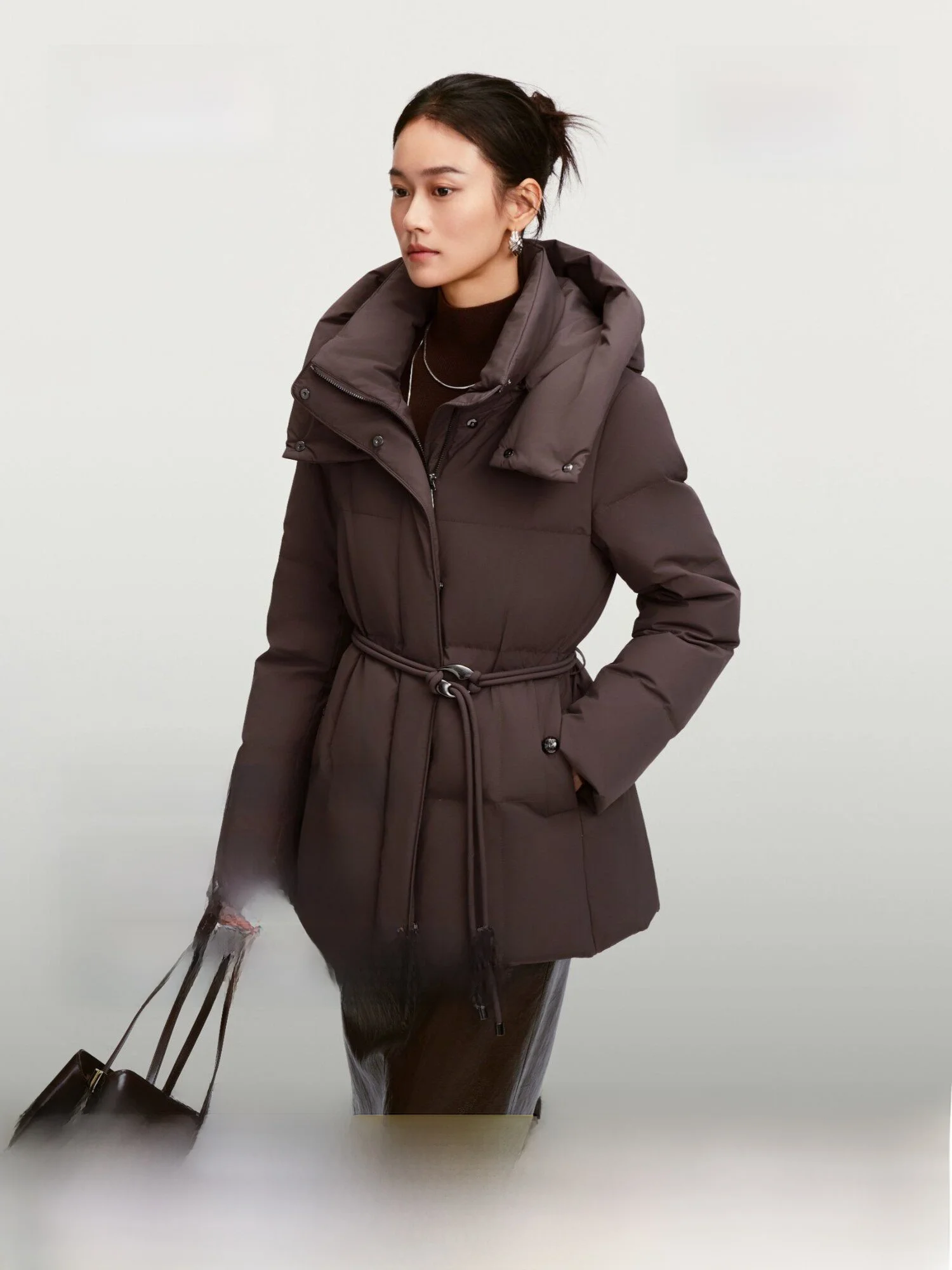 Bosideng Winter New Style Women's down Jacket 90 Goose down Slimming Business Style Belted Stand Collar Thickened Long Sleeve
Bosideng Winter New Style Women's down Jacket 90 Goose down Slimming Business Style Belted Stand Collar Thickened Long Sleeve