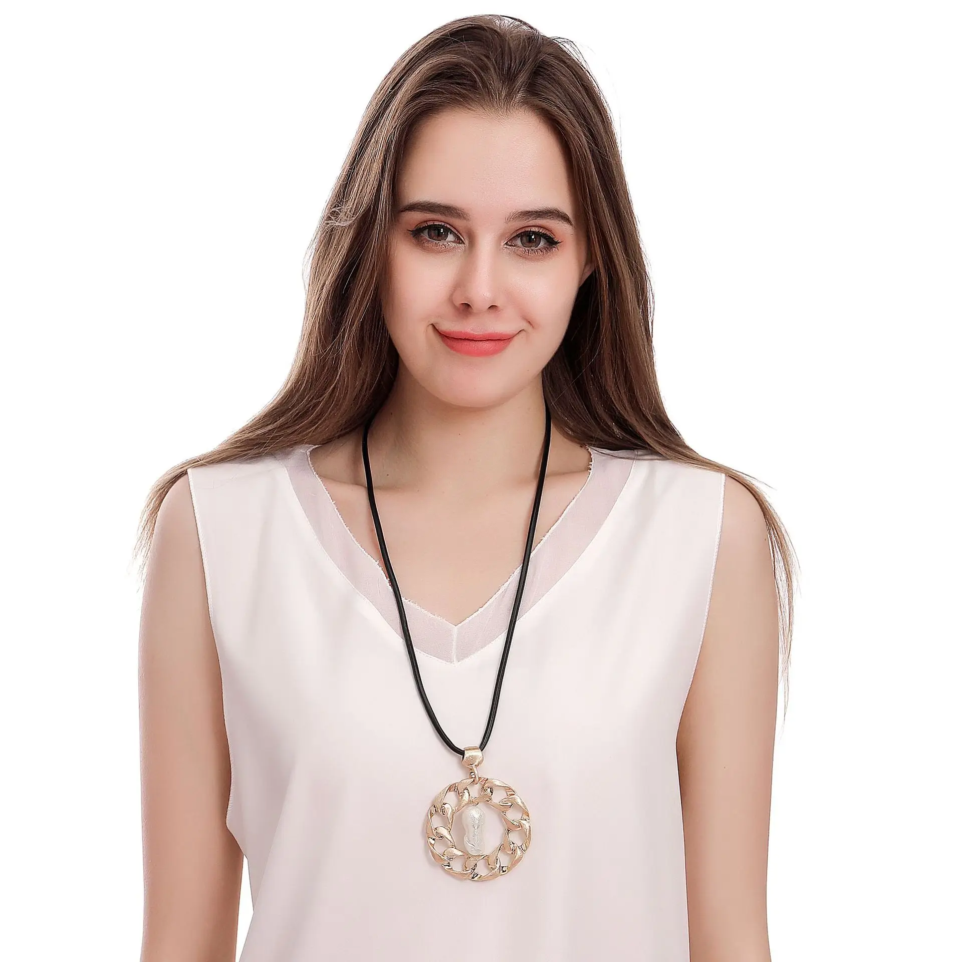DIY accessories jewelry popular European and American metal necklace hollow pearl retro simple women pendant sweater chain
DIY accessories jewelry popular European and American metal necklace hollow pearl retro simple women pendant sweater chain