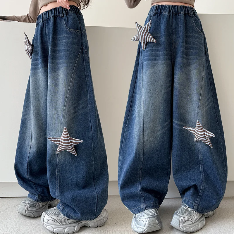 High Fashion Kids Child Street Style Carpenter Jeans with Star Application for Tweens Girls Trendy Wide Leg Curved Denim Pants
High Fashion Kids Child Street Style Carpenter Jeans with Star Application for Tweens Girls Trendy Wide Leg Curved Denim Pants