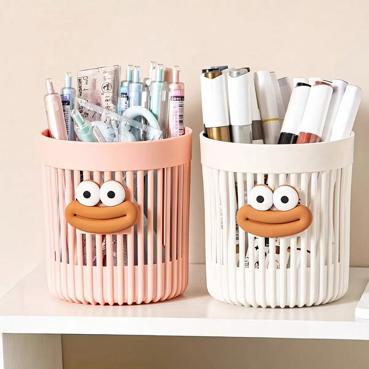Cute & Quirky Cartoon Big Mouth Pen Holder, Decorative Simple Design, Student Desk Storage Box, Large Capacity, Multi-Functional, Anti-Drop . Suitable For Storing Writing Tools, Desktop Office Supplies, Makeup Brushes, School, Office And Bathroom Off
Cute & Quirky Cartoon Big Mouth Pen Holder, Decorative Simple Design, Student Desk Storage Box, Large Capacity, Multi-Functional, Anti-Drop . Suitable For Storing Writing Tools, Desktop Office Supplies, Makeup Brushes, School, Office And Bathroom Off