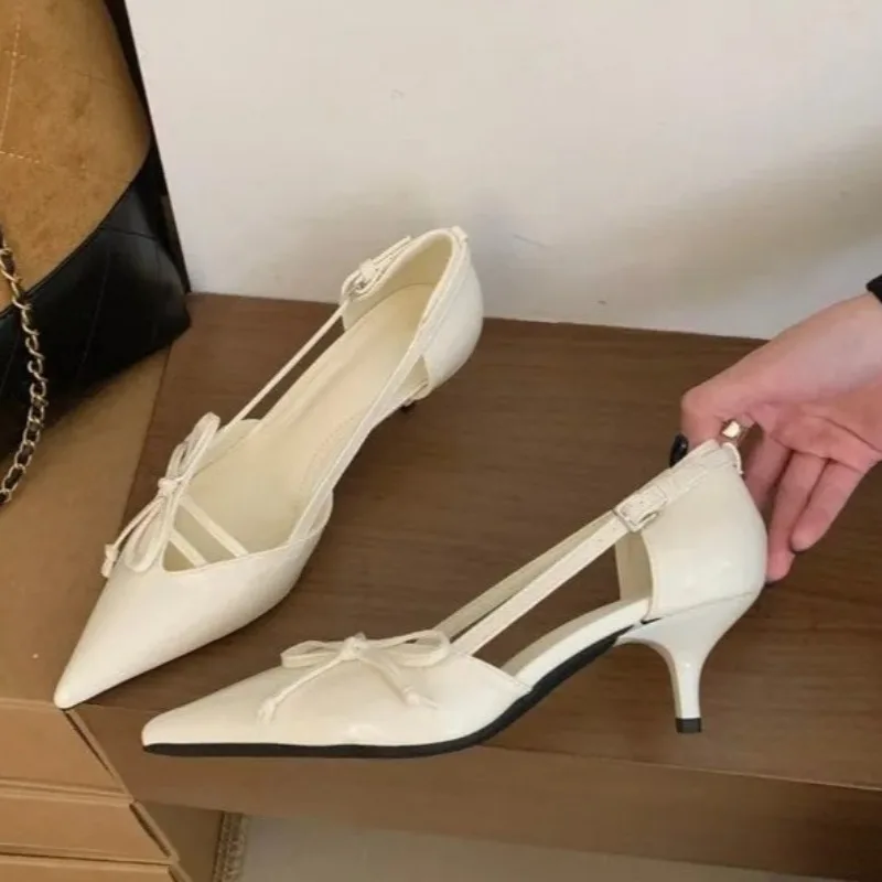 Side Cutout Bow Pointed Toe High Heel Sandals High-end Skinny Fashion Sexy High Heels
Side Cutout Bow Pointed Toe High Heel Sandals High-end Skinny Fashion Sexy High Heels